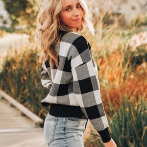PLAID SWEATER//BLACK-WHITE
